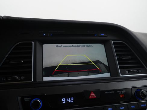 Used 2017 Hyundai Sonata Plug-In Hybrid FWD image 26