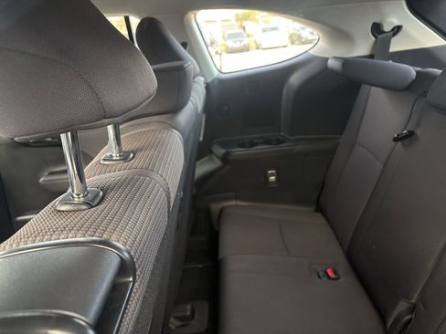 Used 2023 Toyota Highlander LE image 9