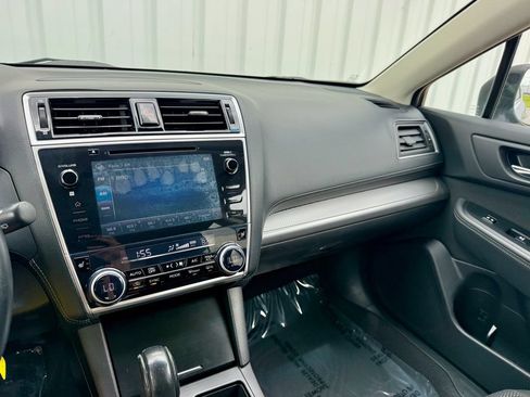 Used 2018 Subaru Outback 2.5i Premium AWD/4WD image 23