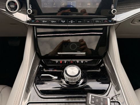 Used 2022 Jeep Wagoneer Series II w/ Premium Group I image 40