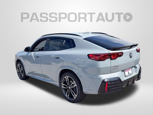 New 2026 BMW X2 xDrive28i w/ Technology Package AWD/4WD image 3