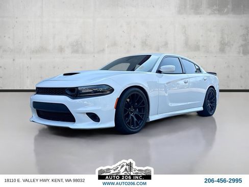 Used 2019 Dodge Charger Scat Pack image 1