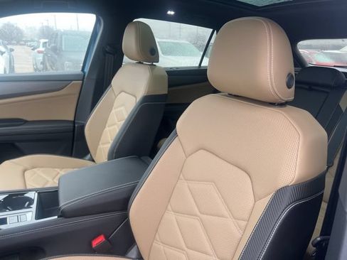 New 2025 Volkswagen Atlas Cross Sport SE AWD/4WD image 7