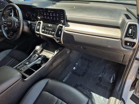 Used 2022 Kia Sorento S w/ Panoramic Sunroof Package AWD/4WD image 33