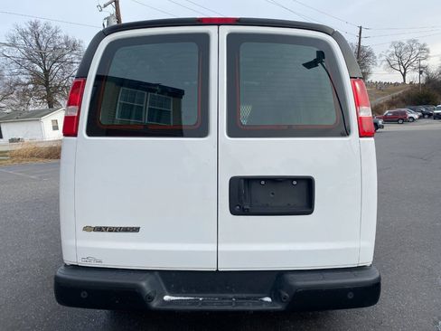 Used 2019 Chevrolet Express 2500 w/ Driver Convenience Package RWD image 4