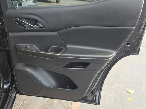 Used 2018 GMC Acadia SLT image 9