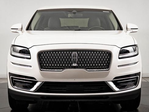 Used 2019 Lincoln Nautilus Select image 2