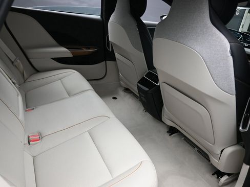 Used 2024 Lucid Air Touring image 31