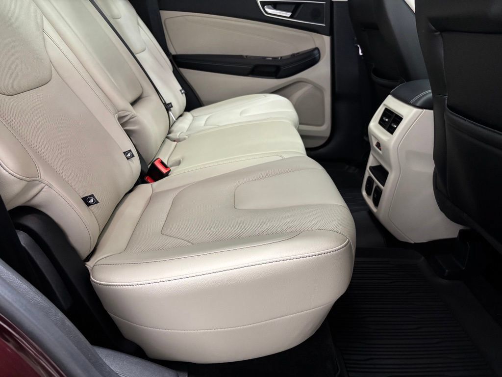 Used 2018 Ford Edge Titanium w/ Equipment Group 301A AWD/4WD image 51