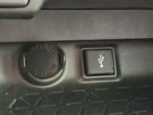 Certified 2021 Toyota RAV4 XLE FWD image 30