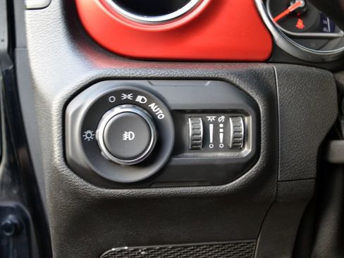 Used 2021 Jeep Wrangler Unlimited Rubicon AWD/4WD image 22
