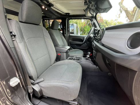 Used 2025 Jeep Wrangler Unlimited Sport AWD/4WD image 34