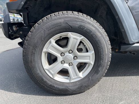 Used 2019 Jeep Wrangler Unlimited Sport S AWD/4WD image 14
