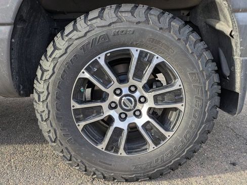 Used 2021 Nissan Titan SV w/ SV Convenience Package image 17