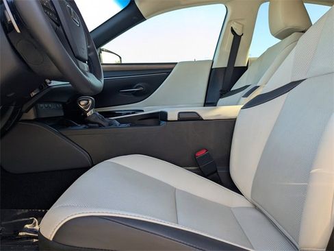 Used 2024 Lexus ES 350 w/ Premium Package image 21