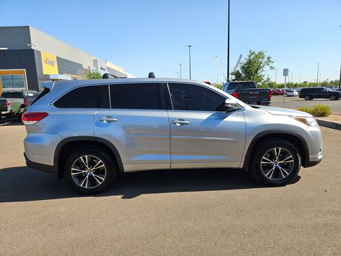 Used 2017 Toyota Highlander Plus w/ Protection Package #3 FWD image 6