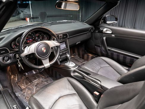 Used 2009 Porsche 911 Carrera RWD image 6