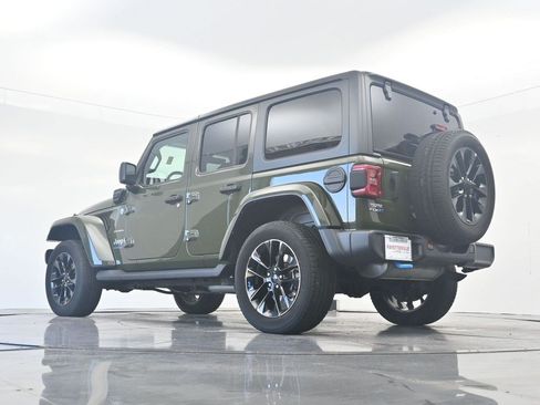 Used 2023 Jeep Wrangler Unlimited Sahara w/ Cold Weather Group AWD/4WD image 31