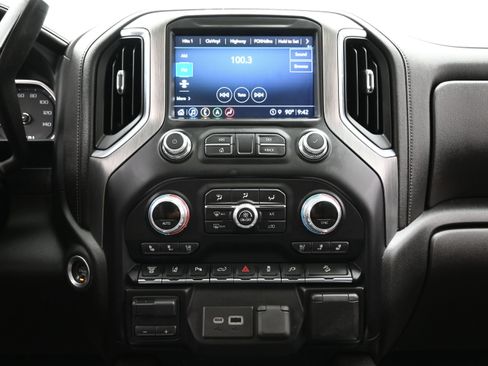 Used 2022 GMC Sierra 2500 Denali w/ Denali Ultimate Package AWD/4WD image 17