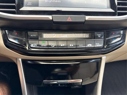 Used 2017 Honda Accord EX image 26