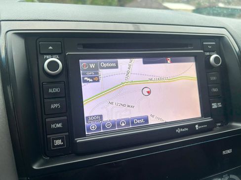 Used 2014 Toyota Sequoia Platinum image 23