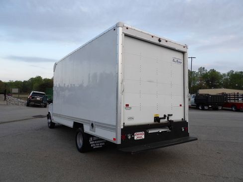 Used 2021 Chevrolet Express 3500 w/ Power Convenience Package image 5