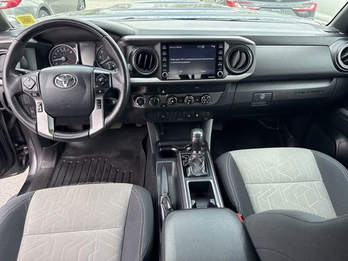Used 2020 Toyota Tacoma TRD Sport w/ Blackout Package AWD/4WD image 12