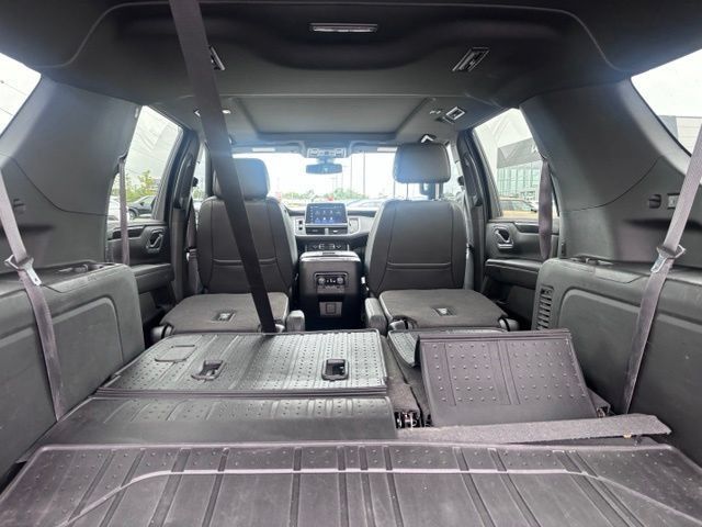 Used 2022 Chevrolet Suburban RST w/ Luxury Package AWD/4WD image 58