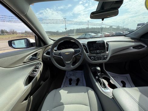 Used 2024 Chevrolet Malibu LT image 22
