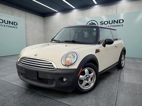 Used 2010 MINI Cooper Hardtop FWD image 1
