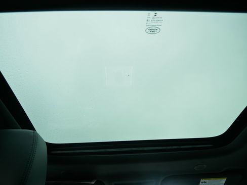 Used 2025 Land Rover Range Rover Evoque S image 19