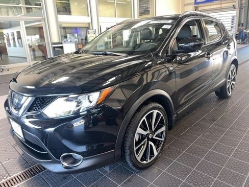 Used 2018 Nissan Rogue Sport SL w/ SL Premium Package AWD/4WD image 3