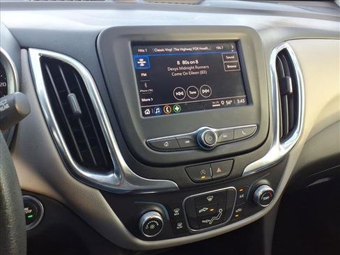 Used 2022 Chevrolet Equinox LS w/ LS Convenience Package image 28