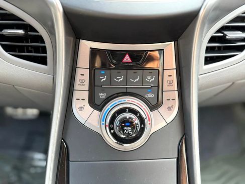 Used 2013 Hyundai Elantra SE image 12