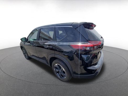Used 2025 Nissan Rogue SV FWD image 12