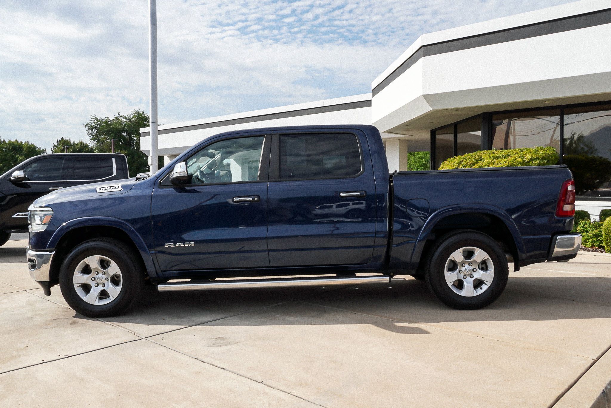 Used 2022 RAM 1500 Laramie AWD/4WD image 5