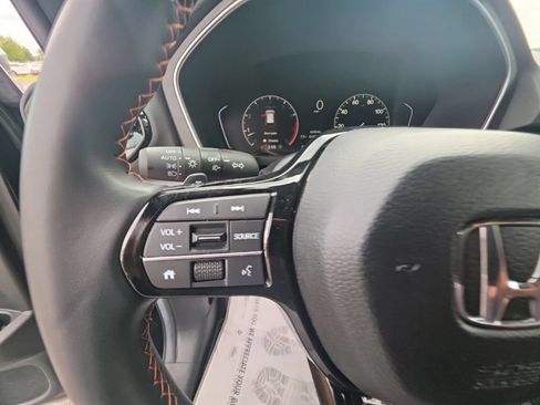 Used 2025 Honda Pilot Sport image 18