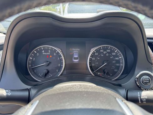 Used 2018 INFINITI Q50 Luxe RWD image 23