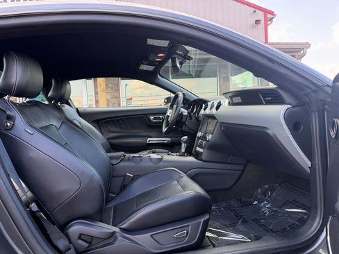 Used 2016 Ford Mustang Premium RWD image 17