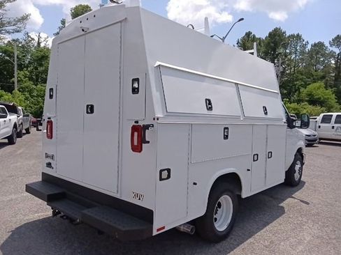 New 2026 Ford E-350 and Econoline 350 Super Duty w/ Power Equipment Group RWD image 3
