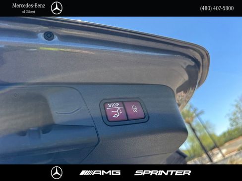 Used 2022 Mercedes-Benz GLB 250 image 8