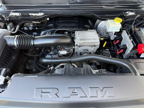Used 2022 RAM 1500 Laramie AWD/4WD image 9