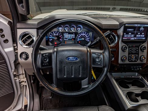 Used 2013 Ford F250 Lariat w/ Chrome Pkg image 15