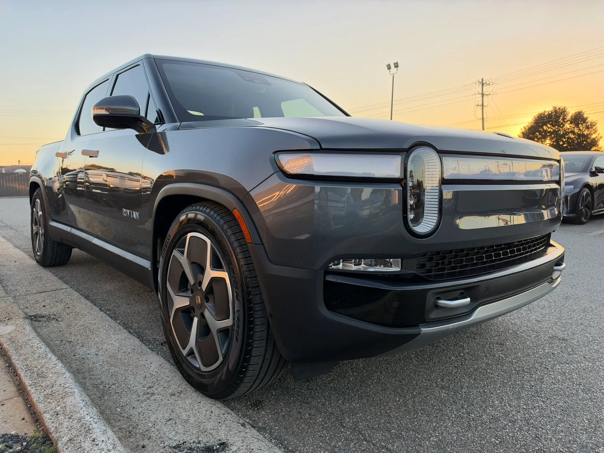 Used 2024 Rivian R1T Adventure Dual AWD/4WD image 22