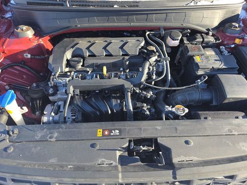 Used 2024 Hyundai Venue SE image 13