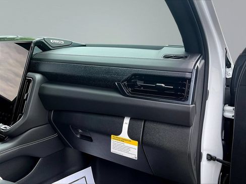 New 2026 GMC Yukon XL AT4 Ultimate w/ LPO, Floor Liner Package AWD/4WD image 32