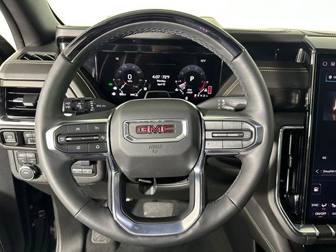 Used 2025 GMC Yukon Elevation AWD/4WD image 12