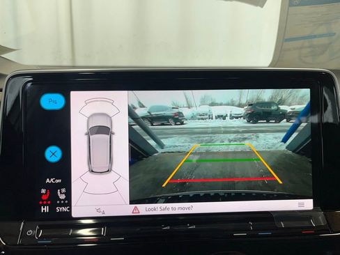 New 2026 Volkswagen Atlas SE image 17