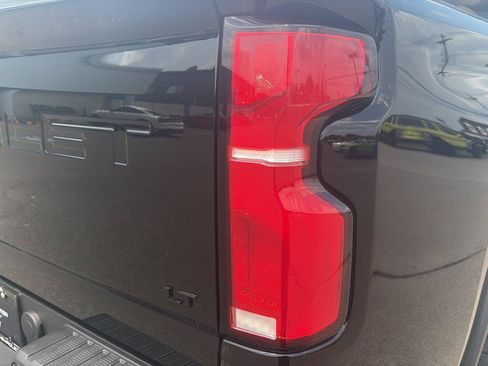 Used 2024 Chevrolet Silverado 2500 LT w/ Midnight Edition AWD/4WD image 52