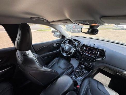 Used 2019 Jeep Cherokee Limited AWD/4WD image 24